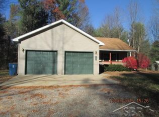 641 E Price Rd, Midland, MI 48642