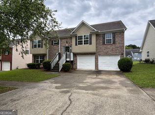 4069 Savannah Ridge Ct, Loganville, GA 30052