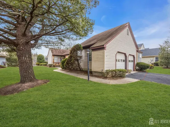 6 Winslow Rd, Monroe Township, NJ 08831