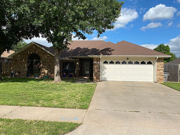 2nd image of 3005 Lombard Dr