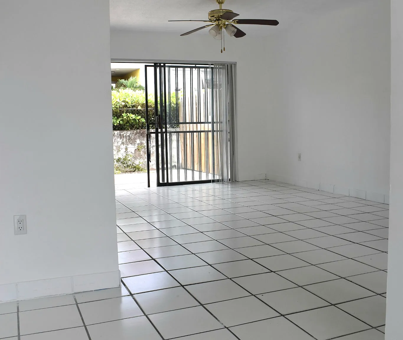 2 bed, 2.5 bath, 935 sqft, $2,300 — Photo 1