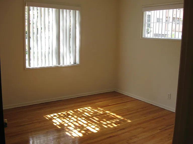 11317 Otsego St — Photo 5