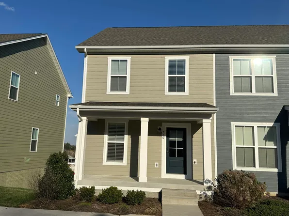 220 Hamilton Ave NW, Christiansburg, VA 24073