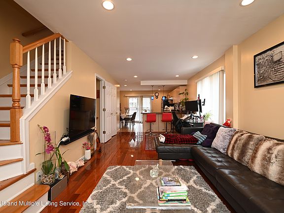 4th image of 88 Park Hill Ave