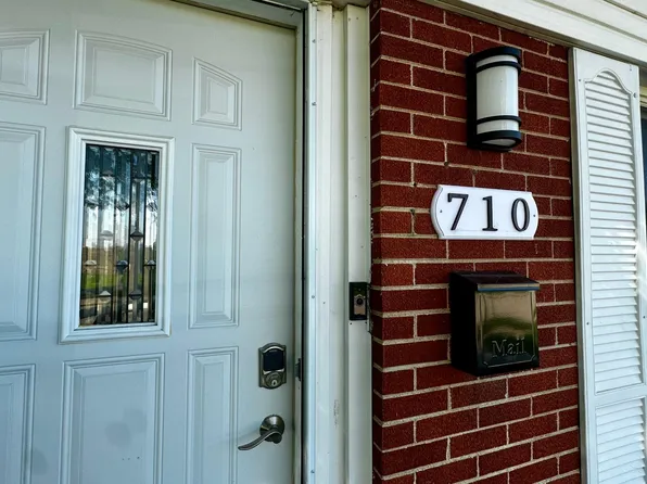 710 Newland Ave, Romeoville, IL 60446