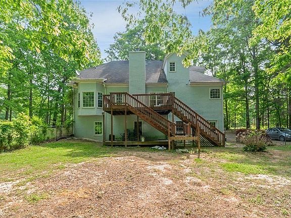 3rd image of 736 Ellison Rd