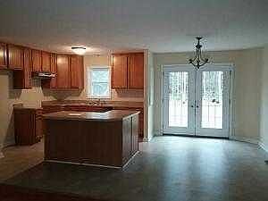 Kitchen / Dining Area