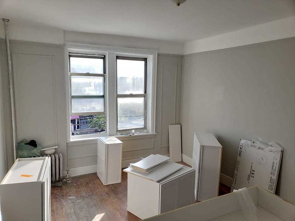 1st image of 426 E 22nd St APT 4K