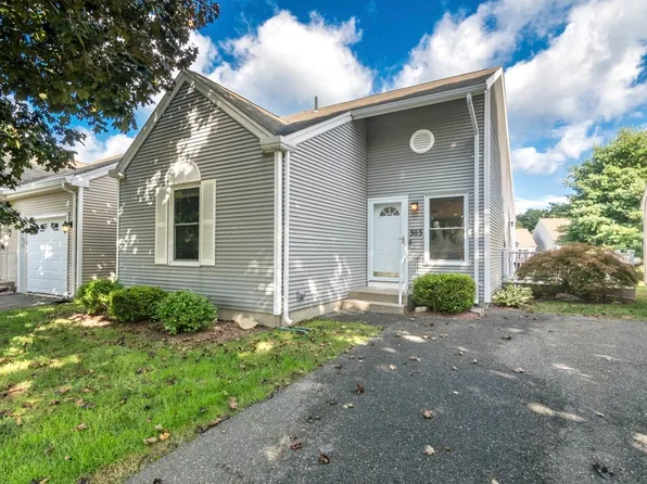 303 Alvord Pl #303, South Hadley, MA 01075
