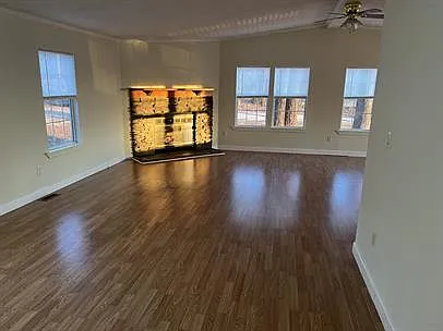 202 Woolbright Cir — Photo 3