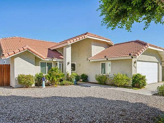 2nd image of 68220 Risueno Rd #1