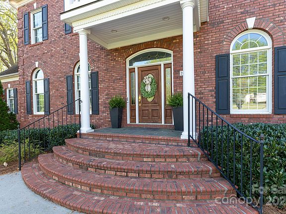 4th image of 2637 Claxton Dr