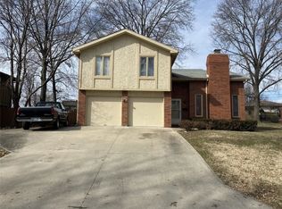 442 N Garfield St, Bonner Springs, KS 66012
