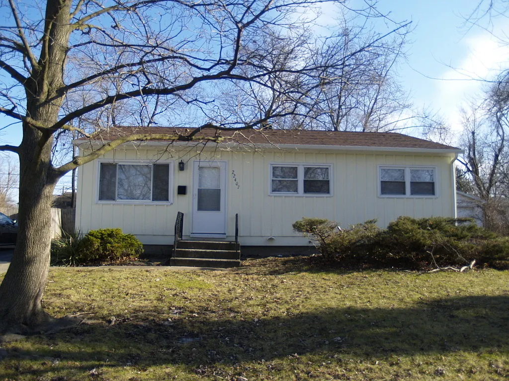 22407 Clyde Ave photo 1