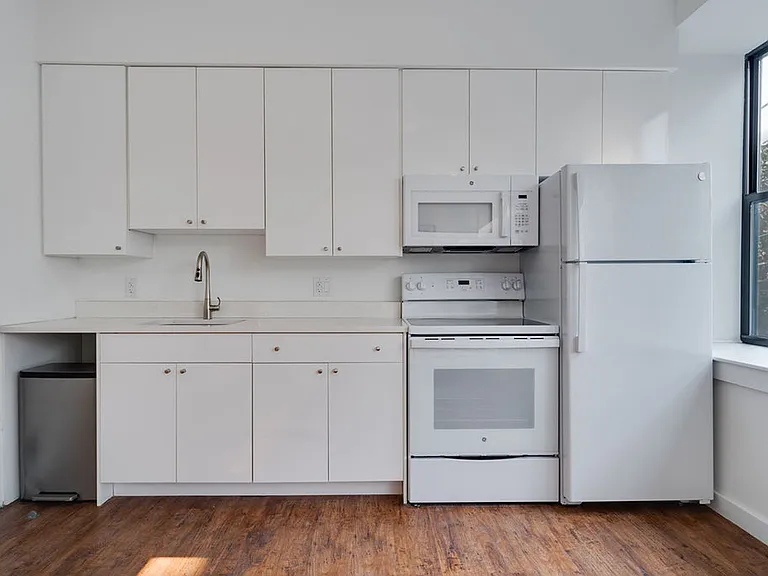 253 Academy — Photo 16