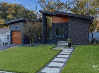 604 Johnson Ave, Fairhope, AL 36532