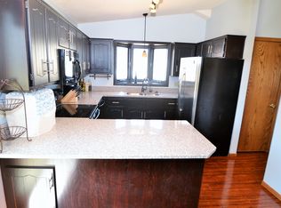 2358 Schoolmaster Dr, Chaska, MN 55318