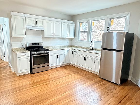 2nd image of 1190 Iranistan Ave Floor 1