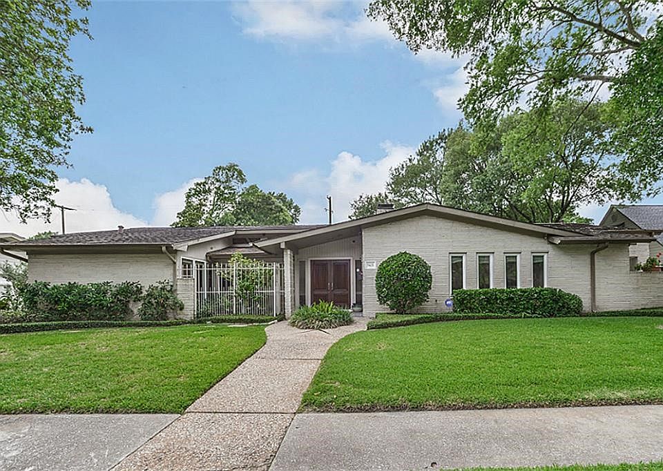 Welcome to 9406 Cadman Ct!