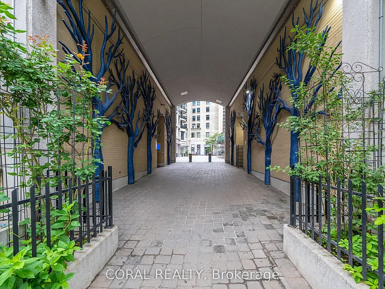 25 Carlton St #1901 — Photo 20