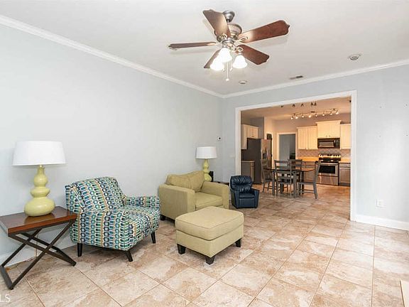 4th image of 23 Eisenhower Ct
