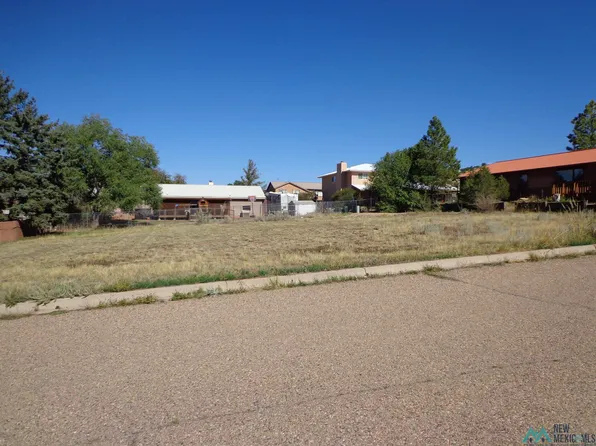 6 Rose Dr, Las Vegas, NM 87701