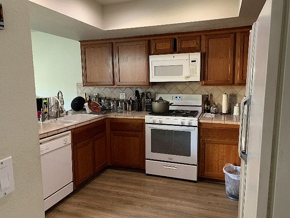 5th image of 10022 Reseda Blvd Unit 2