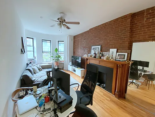 Rented by Douglas Elliman | media 23