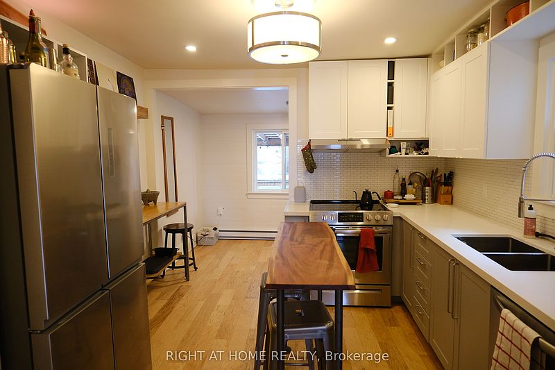 Toronto Townhouse for rent - 2 Bedrooms — photo 10