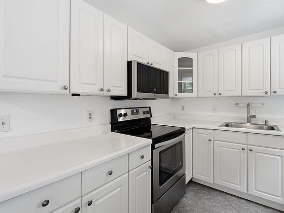 4th image of 50 Prescott St #50