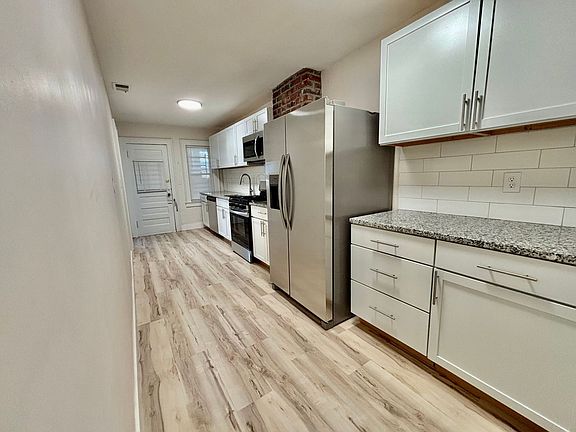 5th image of 5017-5019 Wyandotte St
