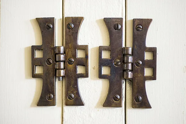 Sold by Compass | media 6