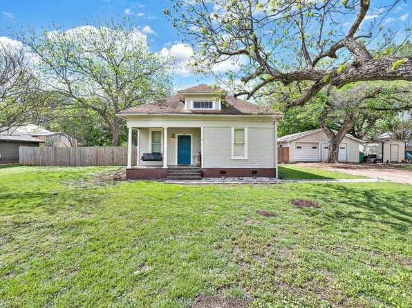 608 Avenue D, Valley Mills, TX 76689