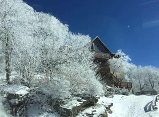 111 Spruce Hollow Rd, Banner Elk, NC 28604