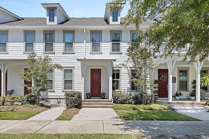 1st image of 226 Oak Park St