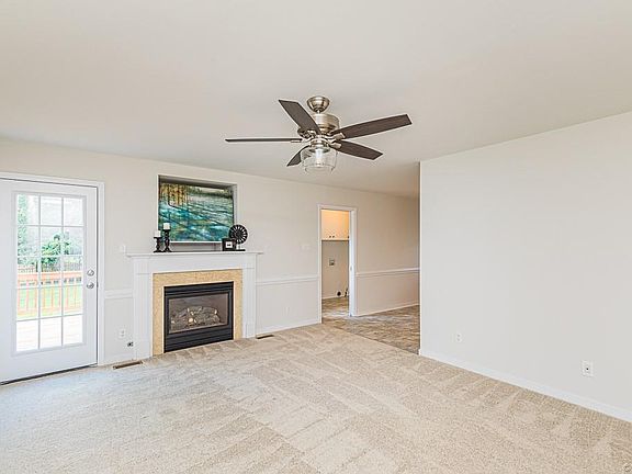 4th image of 9851 Littlerock Ct