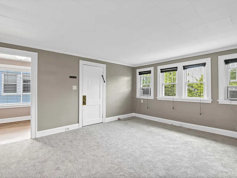 17316 Archdale Ave #3 — Photo 5