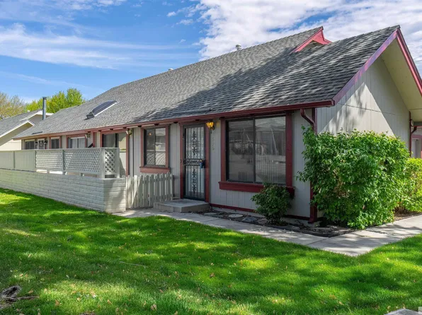 1696 London Cir, Sparks, NV 89431