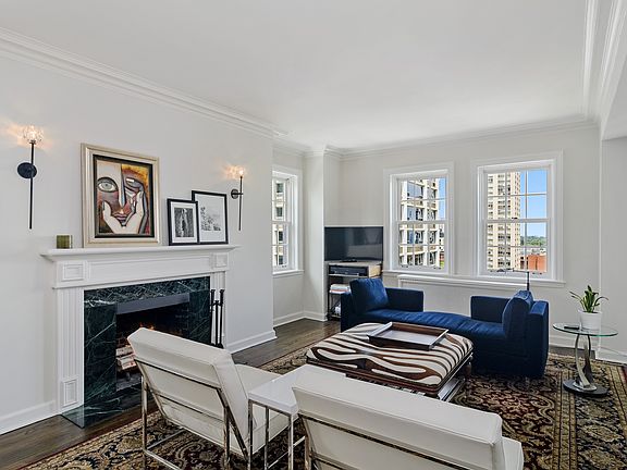 4th image of 1366 N Dearborn St APT 13C