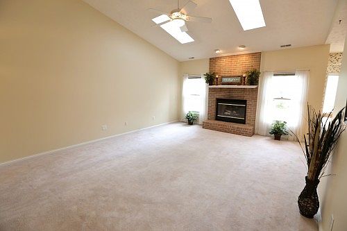 3rd image of 10756 Country Walk Ct