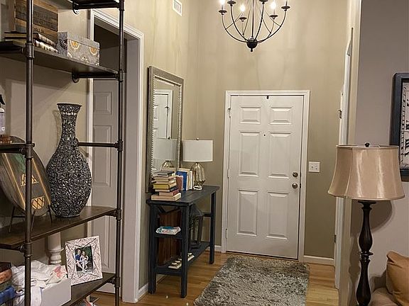 4th image of 728 Lanyon Ln