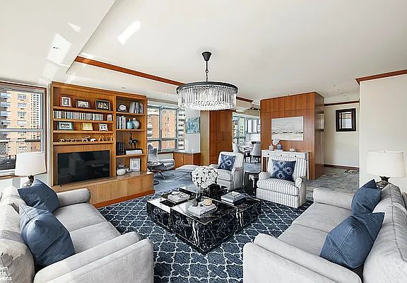 3rd image of 520 E 81st St Penthouse A