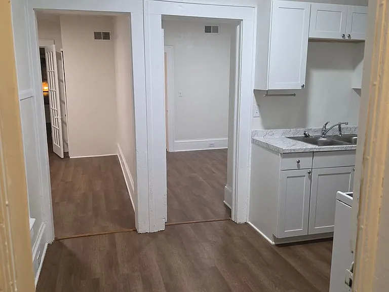 1515 Memorial Ave SW — Photo 4