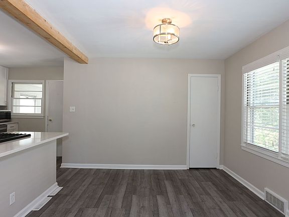 5th image of 5838 Primrose Ave
