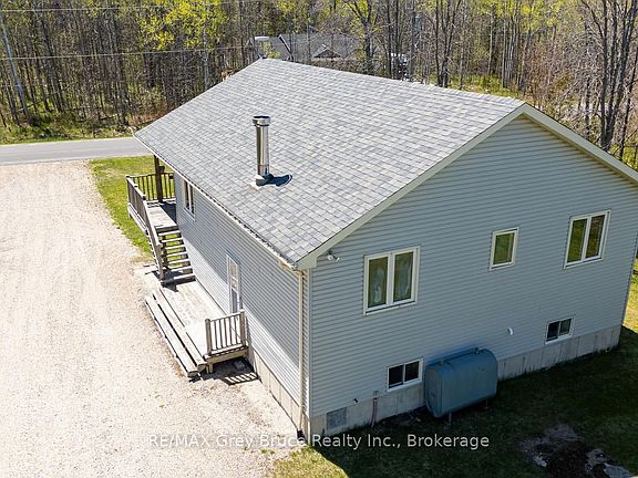 4th image of 94 Maple Dr