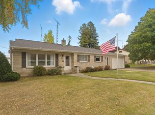 2206 Division STREET, Manitowoc, WI 54220