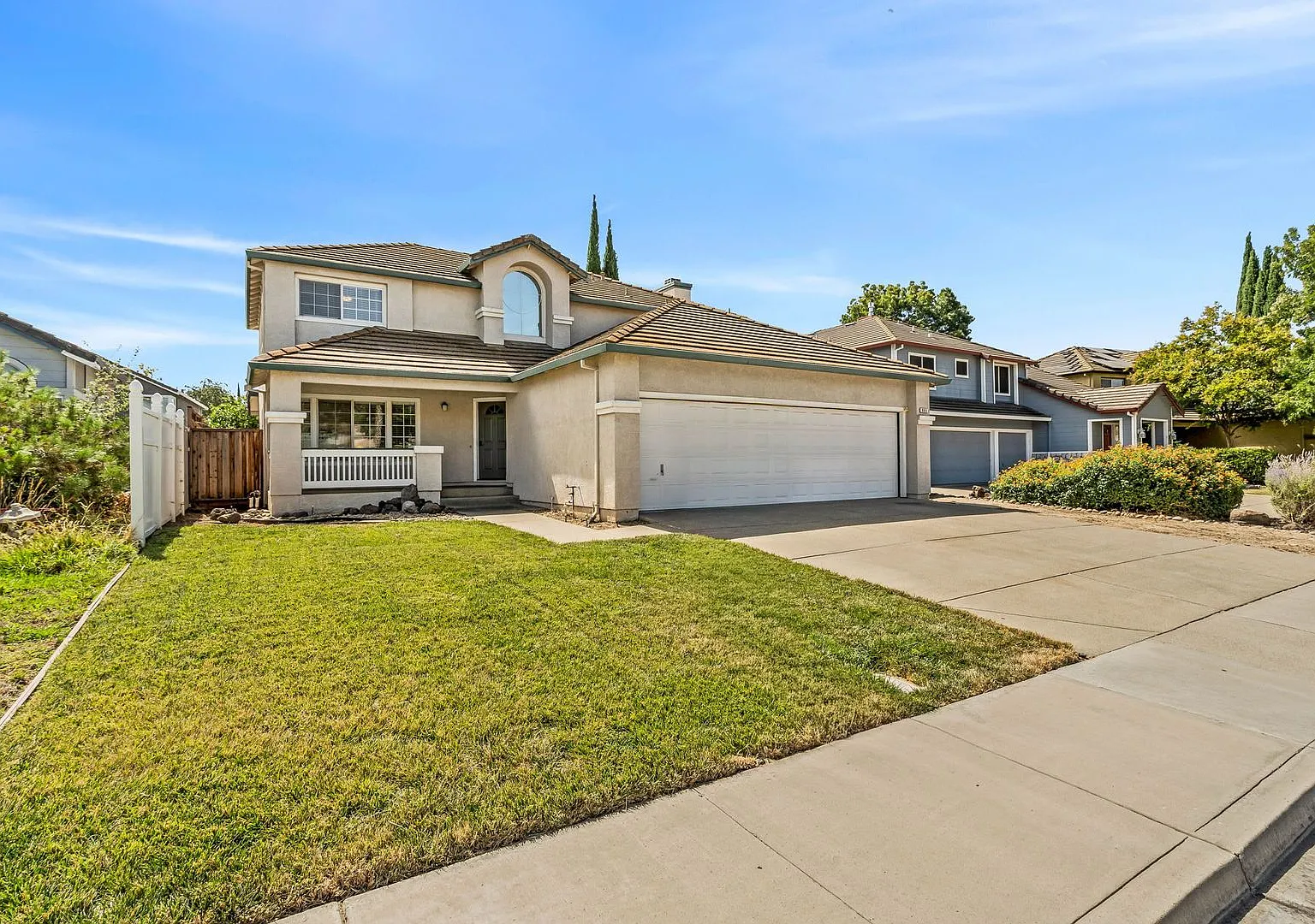 Great Central Brentwood Location! — Photo 3