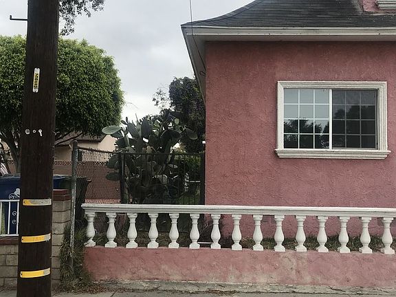 3rd image of 839 W L St