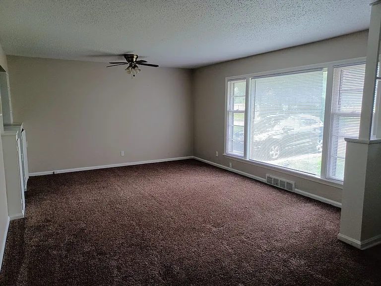 1111 N Roosevelt St — Photo 2