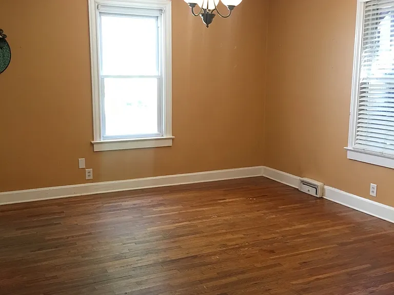 522 Grove Rd — Photo 5